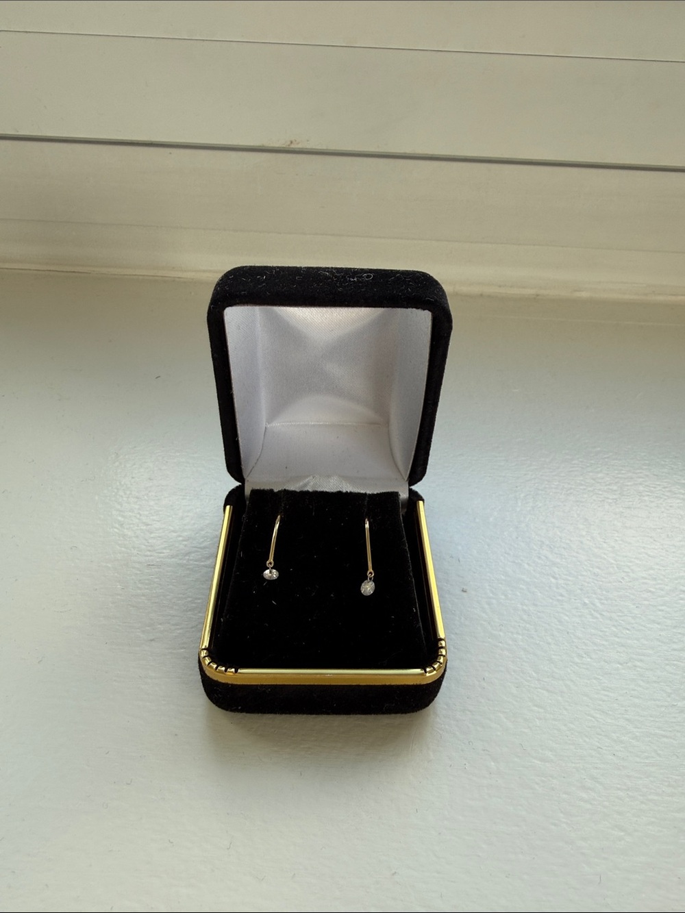 Gold Earrings with Small Diamond